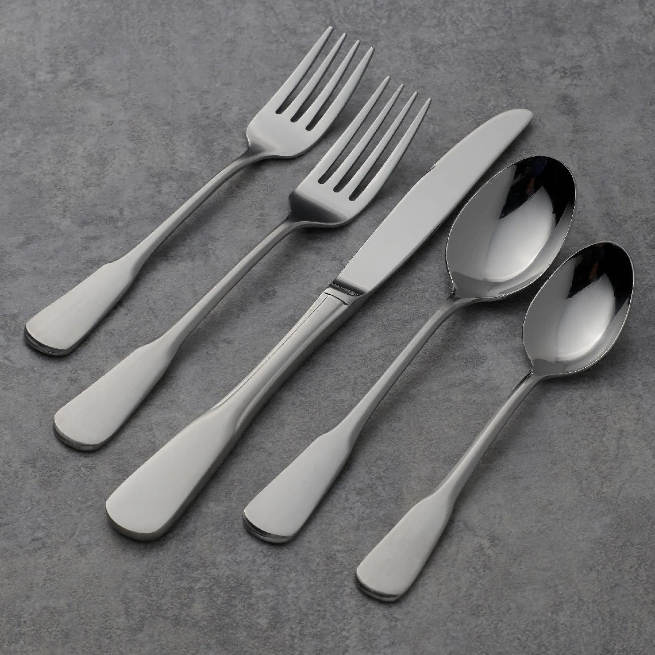 Colonial Boston 20-Piece Flatware Set