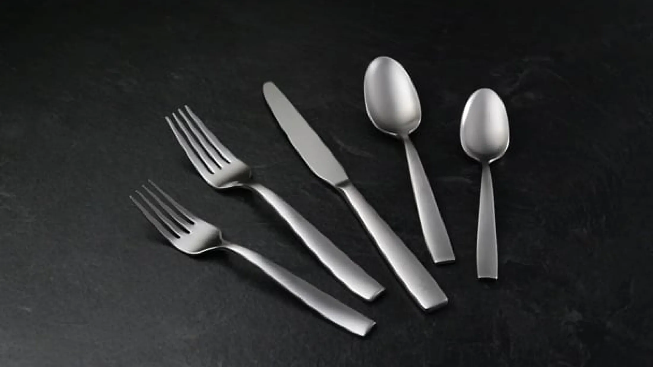 Everdine 45-Piece Flatware Set
