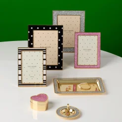 Sitting Pretty Pink Glitter Heart Box
